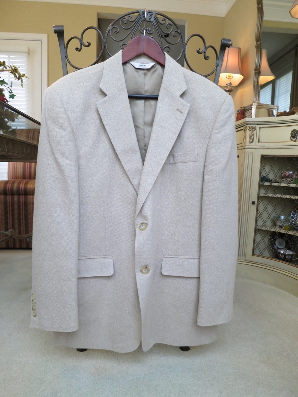Versini Men's Beige Silk Sport Coat Blazer Size 40R - Excellent Condition
